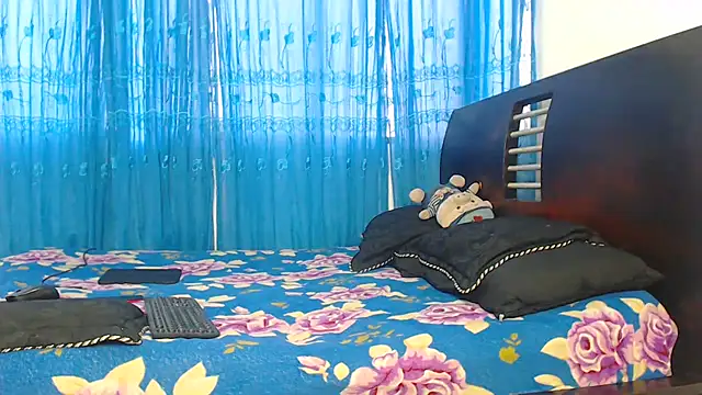 Hot Sharks  online show from October 2025 11:22:01 AM