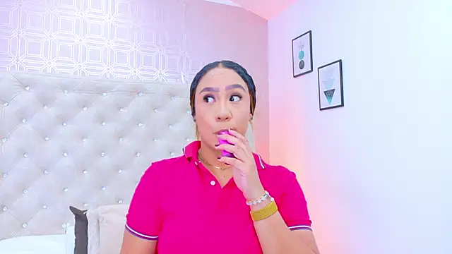 Sara Desire online show from February 2026 12:37:01 PM