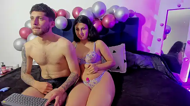 Snapshot of Ari_and_loggan chatting on January 2025 12:07:01 AM Ari and loggan online show from January 2025 12:07:01 AM