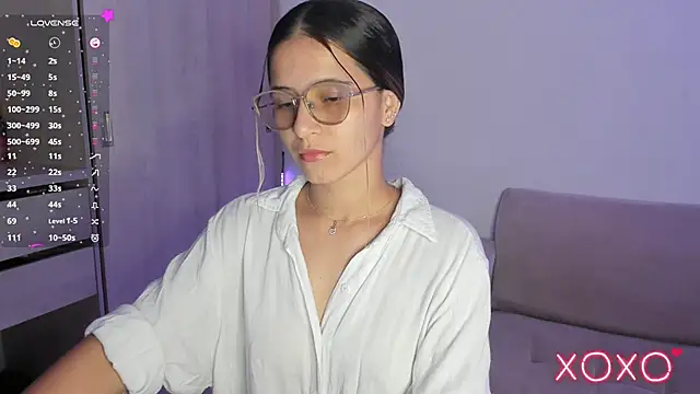 Lilacutte  online show from November 2025 10:15:01 AM