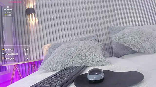 SOPHICARTERS online show from January 2025 02:32:01 PM