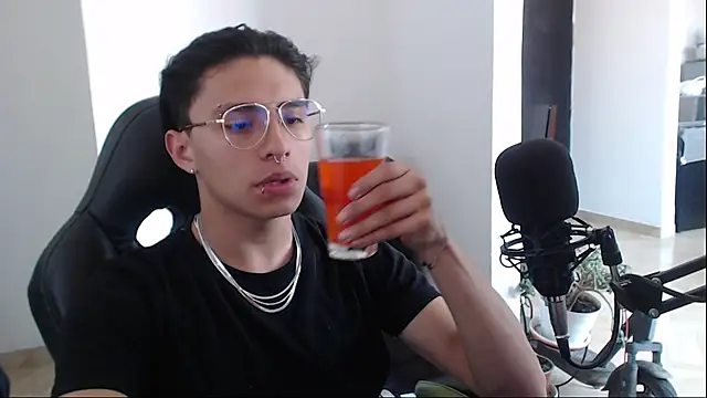 jay dimarco2 online show from December 2025 06:56:01 PM