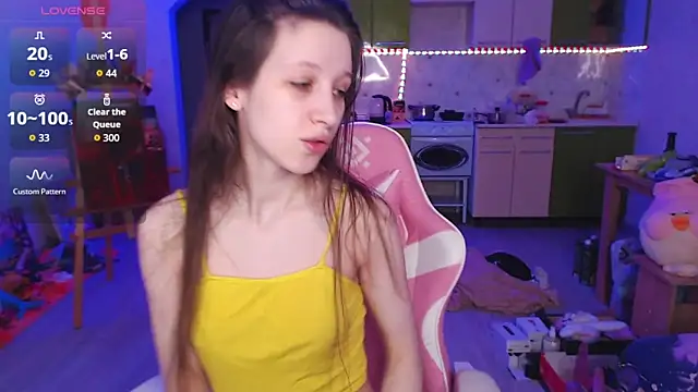 Snapshot of ur_kitty__ chatting on April 2026 01:03:02 PM ur kitty online show from April 2026 01:03:02 PM