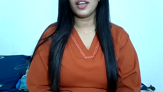 Snapshot of sparkling_queen chatting on March 2025 12:53:02 PM sparkling queen online show from March 2025 12:53:02 PM