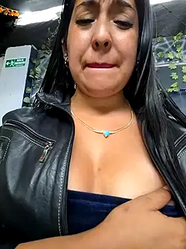 Bella keny online show from February 2025 08:10:01 PM