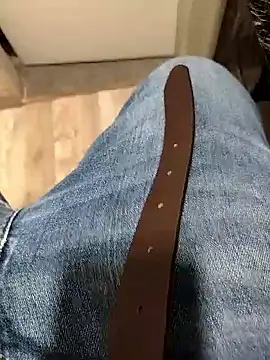 Snapshot of A_man_in_public chatting on October 2025 07:55:01 PM A man in public online show from October 2025 07:55:01 PM