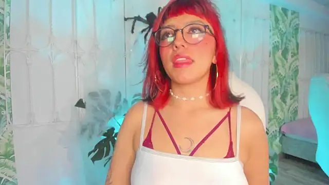 cute hollywood online show from October 2025 08:52:02 PM