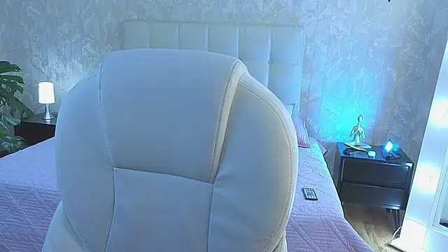 cute hollywood online show from March 2026 08:02:01 PM