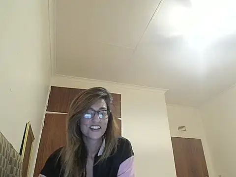 karmicQueen669 online show from April 2026 12:05:02 AM