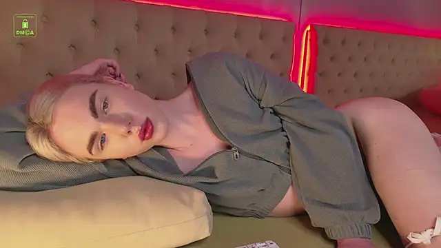 DanielPaige  online show from February 2025 07:19:02 PM