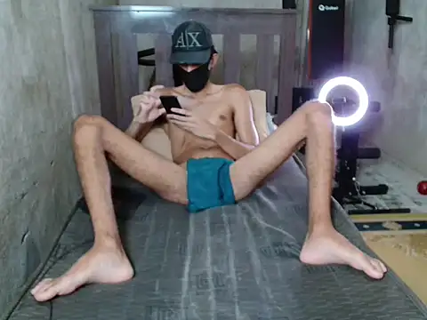 skinnyboy1000 online show from November 2025 05:02:02 PM