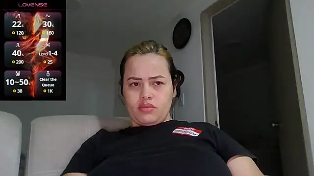 saramartinez1000 online show from December 2024 11:16:01 PM