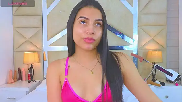 Snapshot of Tiphani_walker_ chatting on September 2025 11:54:01 PM Tiphani walker online show from September 2025 11:54:01 PM