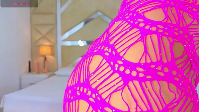 Snapshot of Tiphani_walker_ chatting on November 2025 10:56:02 PM Tiphani walker online show from November 2025 10:56:02 PM