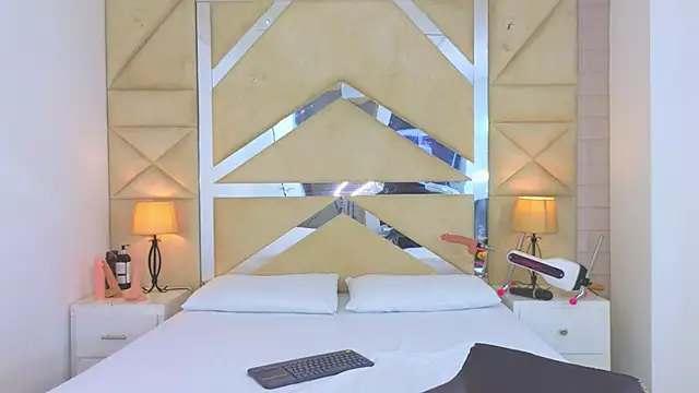 Snapshot of Tiphani_walker_ chatting on December 2025 11:32:01 PM Tiphani walker online show from December 2025 11:32:01 PM