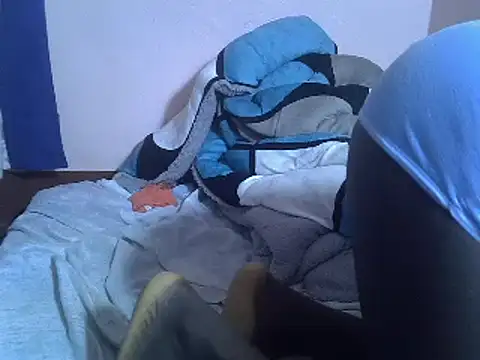 Snapshot of Petite_rider chatting on February 2025 03:59:01 PM Petite rider online show from February 2025 03:59:01 PM