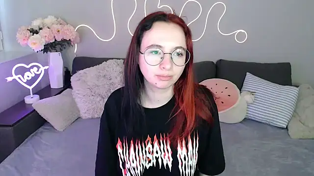 Mini Diva online show from November 2025 09:20:02 AM