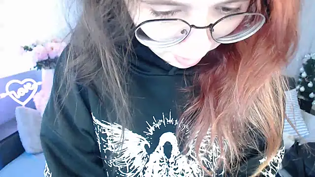 Mini Diva online show from March 2026 09:27:02 AM