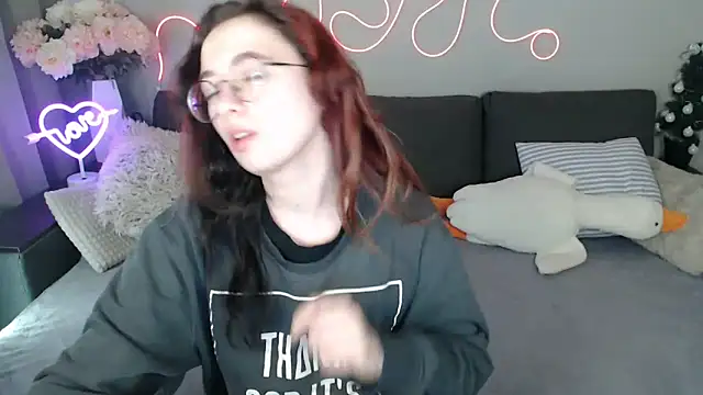 Mini Diva online show from April 2026 08:08:01 AM