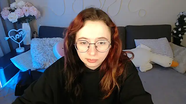 Mini Diva online show from April 2026 09:15:01 AM