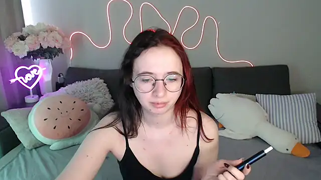 Mini Diva online show from June 2026 08:13:01 AM
