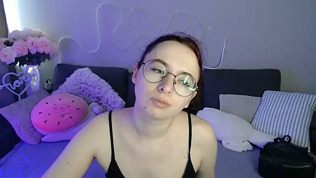 Mini Diva online show from June 2026 08:15:01 AM