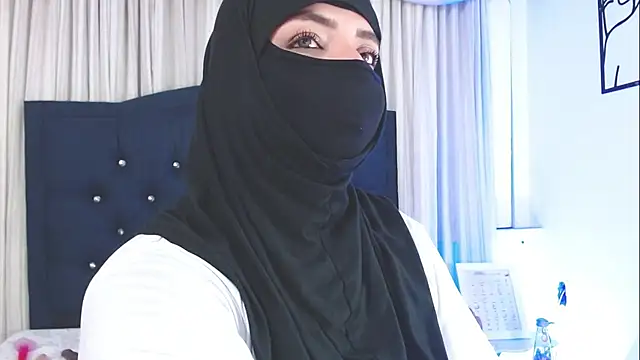 Uzra hayed online show from February 2025 02:03:01 AM