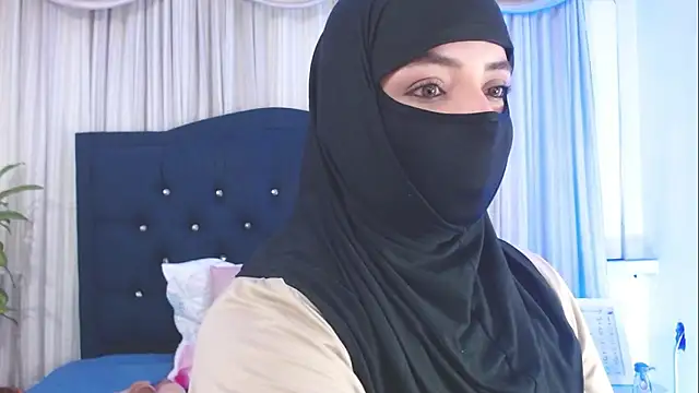 Uzra hayed online show from March 2025 08:11:01 PM