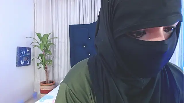 Uzra hayed online show from March 2025 10:50:01 PM