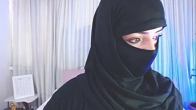 Uzra hayed online show from October 2025 07:56:02 PM