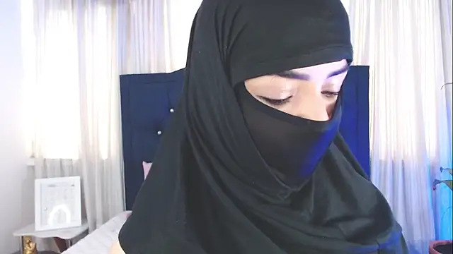 Uzra hayed online show from November 2025 12:59:01 PM