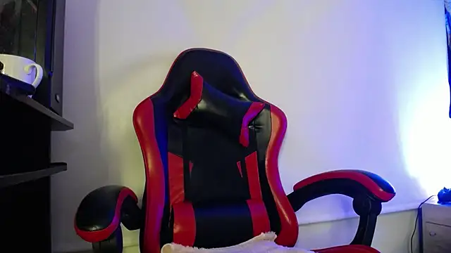 luly pink online show from November 2025 04:01:02 AM