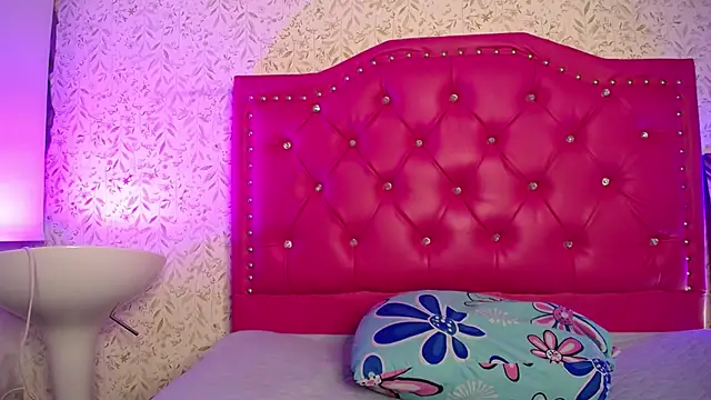 Snapshot of luly_pink chatting on March 2026 04:30:02 AM luly pink online show from March 2026 04:30:02 AM