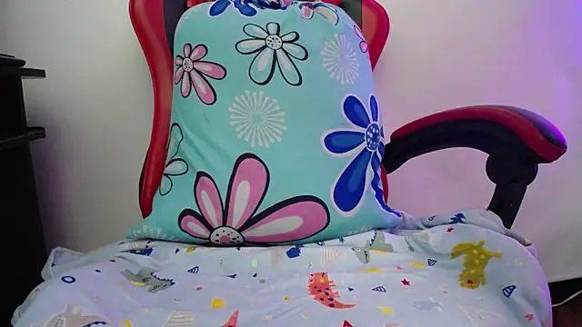 Snapshot of luly_pink chatting on March 2026 03:33:01 AM luly pink online show from March 2026 03:33:01 AM