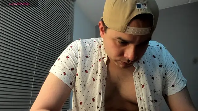 Latin boy surprisee online show from May 2026 12:51:02 AM
