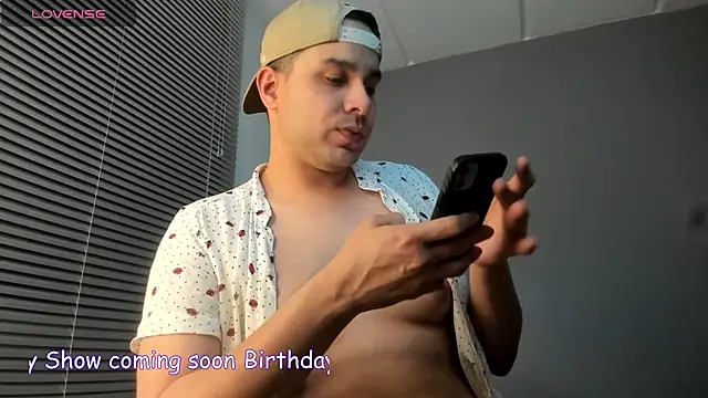 Latin boy surprisee online show from May 2026 12:50:02 AM