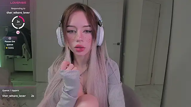 KellyBarton online show from October 2025 08:32:01 PM