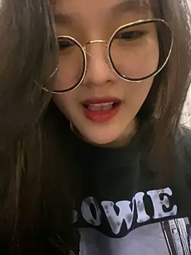 Krixxi22 online show from December 2024 02:45:01 PM