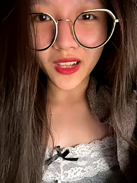 Krixxi22 online show from November 2025 04:38:02 PM