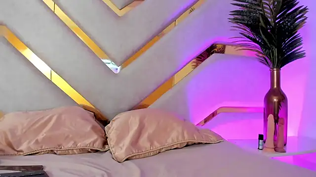 Snapshot of AilynMiller chatting on December 2024 07:03:02 PM AilynMiller online show from December 2024 07:03:02 PM