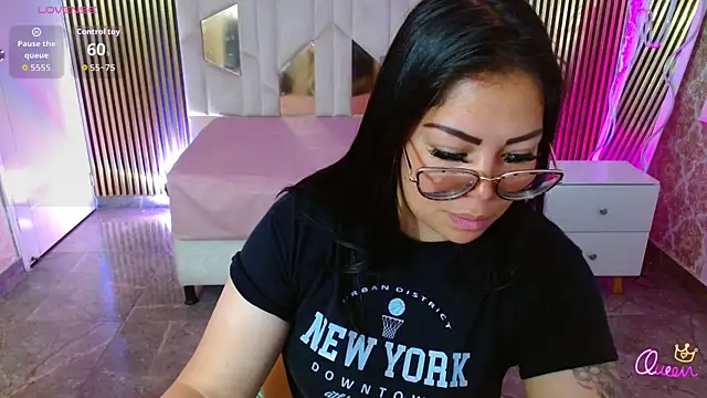 martinna tay online show from May 2026 04:07:02 AM