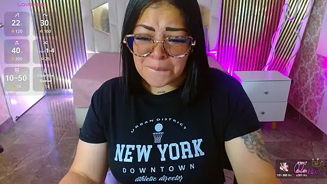 martinna tay online show from May 2026 03:33:02 AM