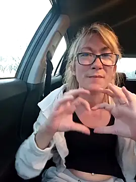 Timide girl2 online show from March 2025 02:56:01 PM