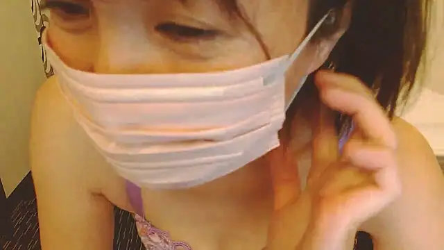 CherryMomo online show from October 2025 10:58:02 AM