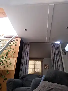 Berry Bans online show from February 2025 08:33:02 PM