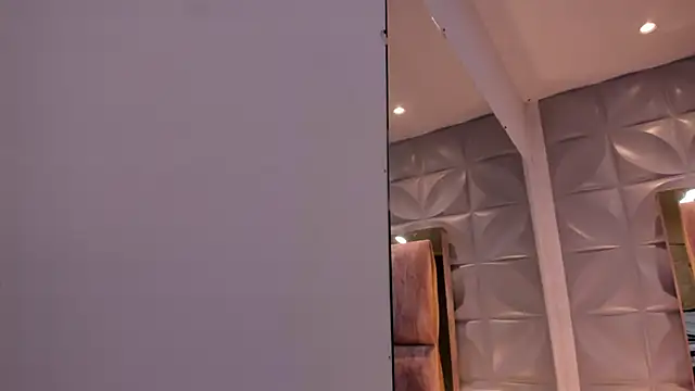 Charlotte Ice1 online show from March 2026 01:15:02 PM