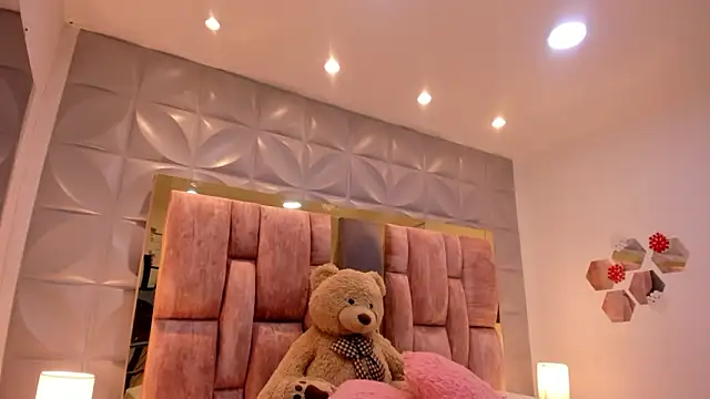 Charlotte Ice1 online show from March 2026 01:33:01 PM