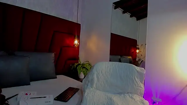 LadyLuminary online show from July 2026 07:38:02 PM
