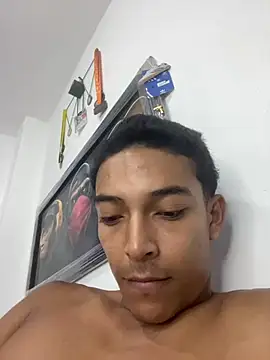 Demiansteven2 online show from May 2026 01:40:01 PM