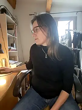 Snapshot of SpiceLea chatting on December 2024 02:39:02 PM SpiceLea online show from December 2024 02:39:02 PM